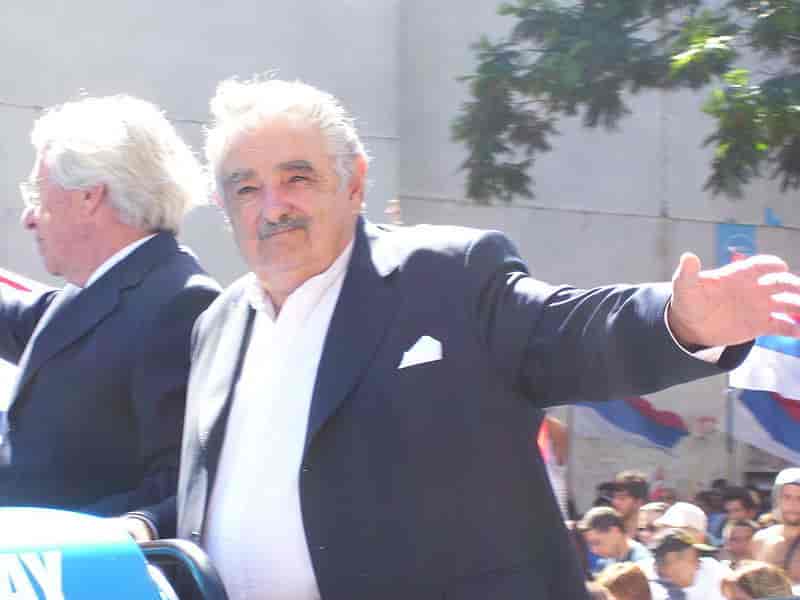 José Mujica og Danilo Astori hilser til folket.