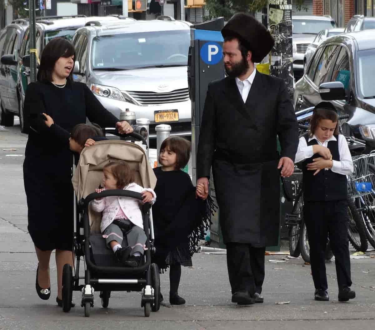 Hasidisk familie i Brooklyn, New York.