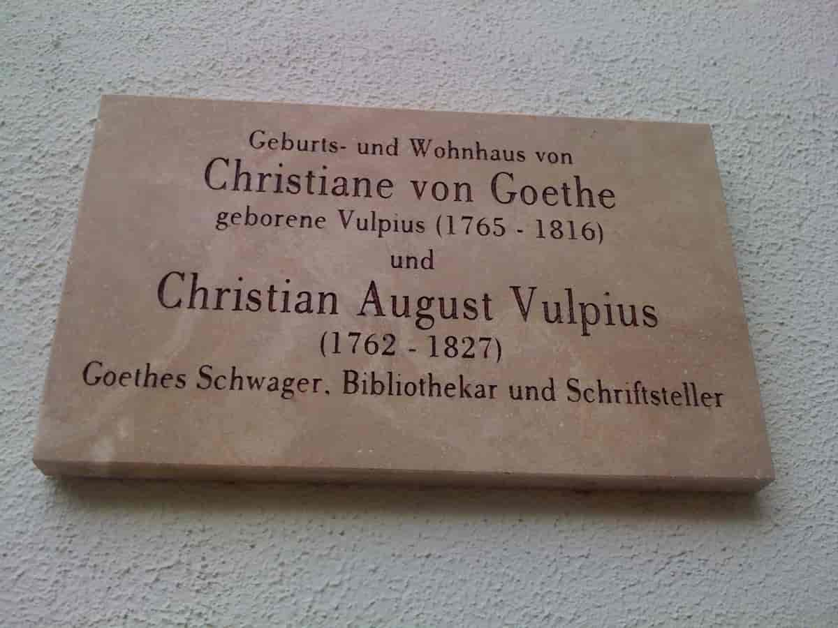 Minnetavle på huset i Weimar hvor Christiane Vulpius bodde før hun flyttet sammen med Goethe