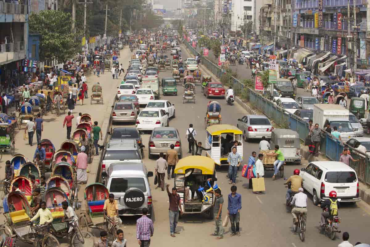 Trafikk i byen Dhaka