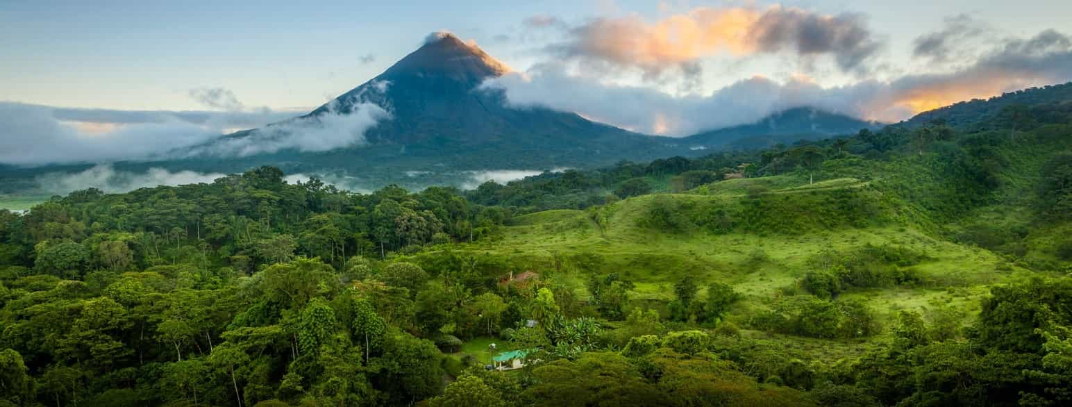 Vulkanfjell i Costa Rica