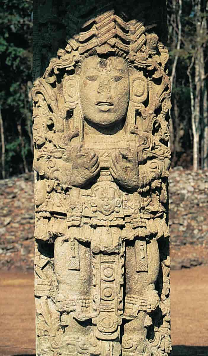 Foto av mayaskulptur