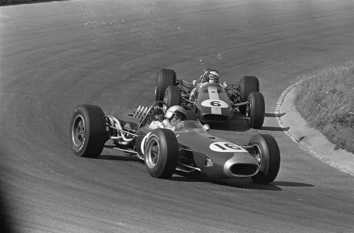 Jack Brabham i duell med Jim Clark