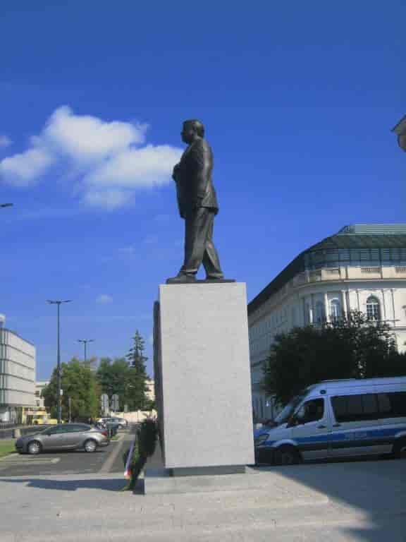 Statue av Lech Kaczyński