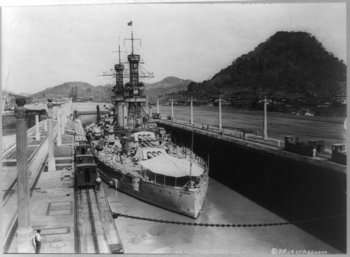 USS Arizona i Panamakanalen 1921
