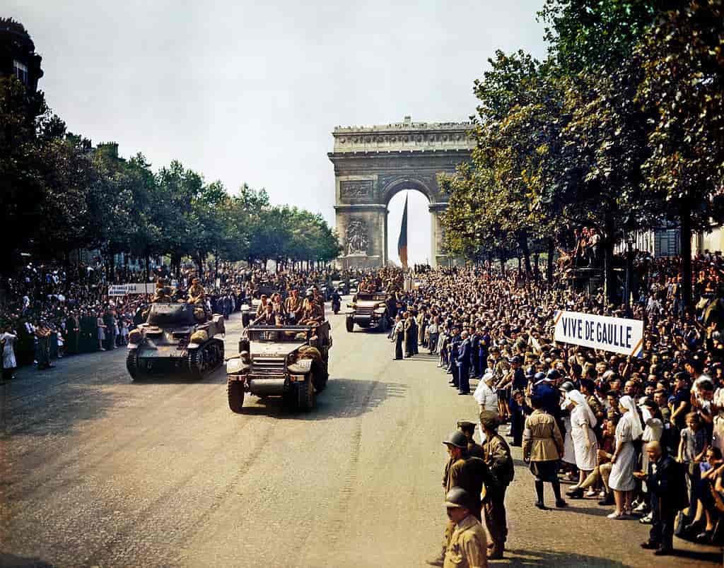 Champs Elysées august 1944