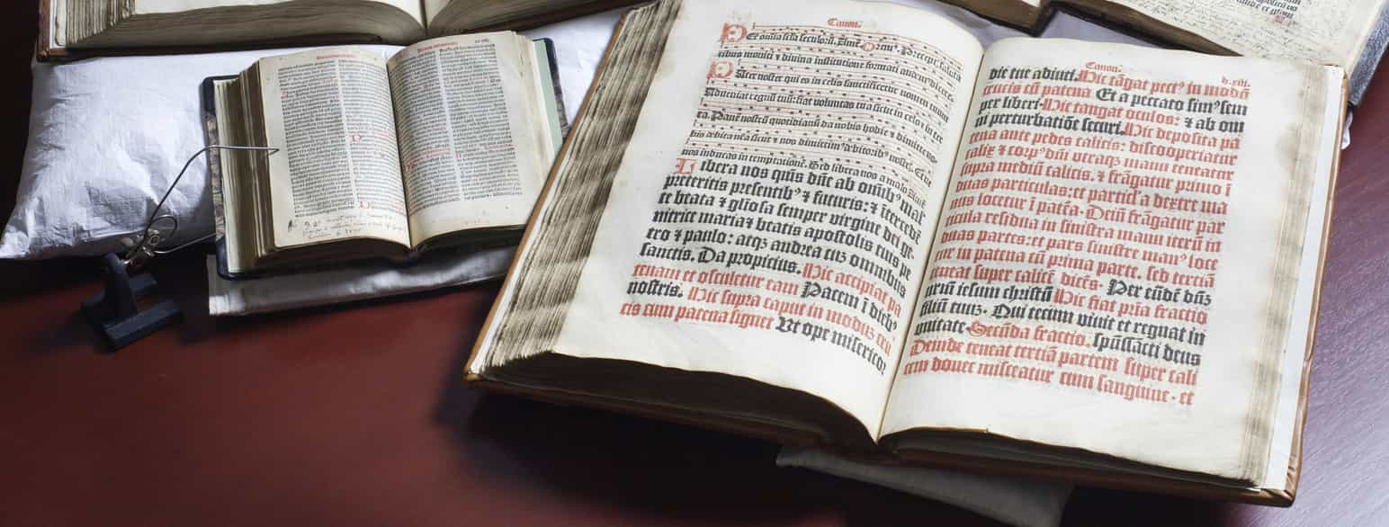 Breviarium Nidrosiense (liten) og Missale Nidrosiense (stor)