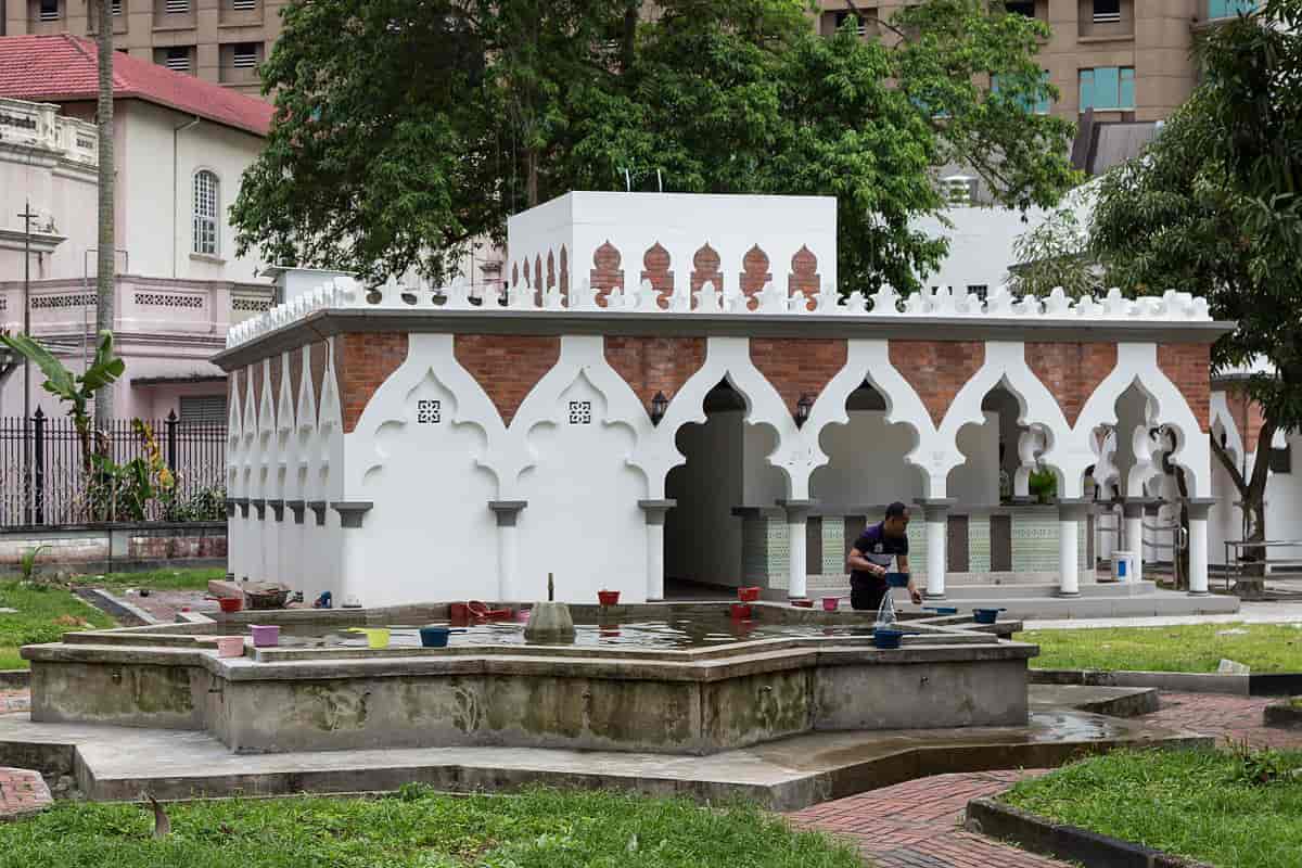 Anlegg for ghusl og wudu ved en moské i Kuala Lumpur.