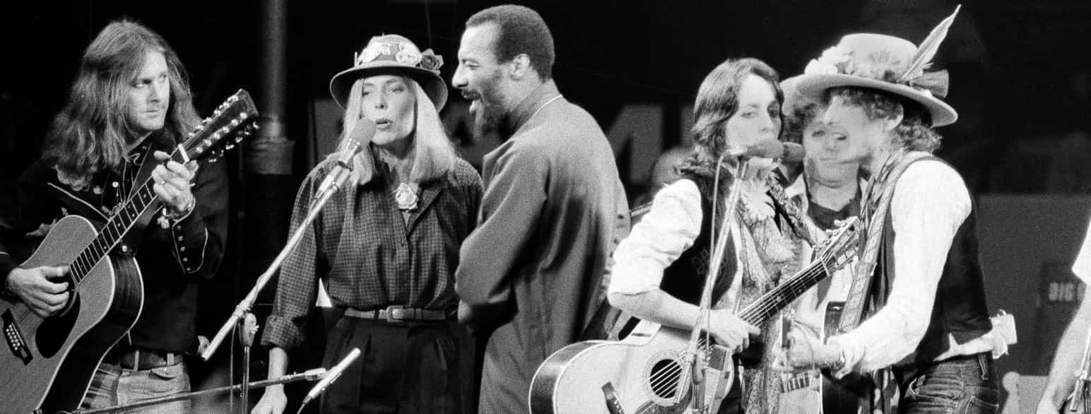 Roger McGuinn, Joni Mitchell, Richie Havens, Joan Baez og Bob Dylan i 1975