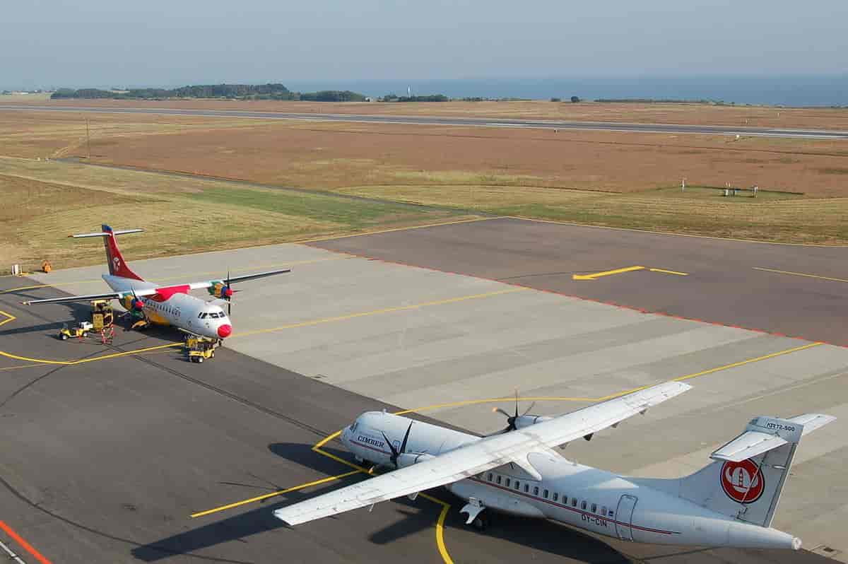 Danish Air Transport ATR-42 og Cimber ATR-72 på Bornholm lufthavn, Rønne