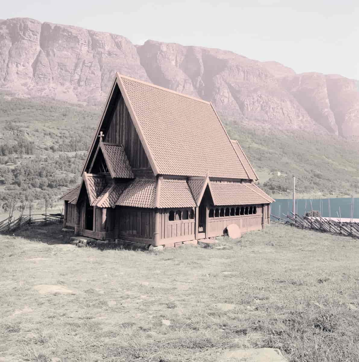 Øye stavkirke 1968 (kolorert)