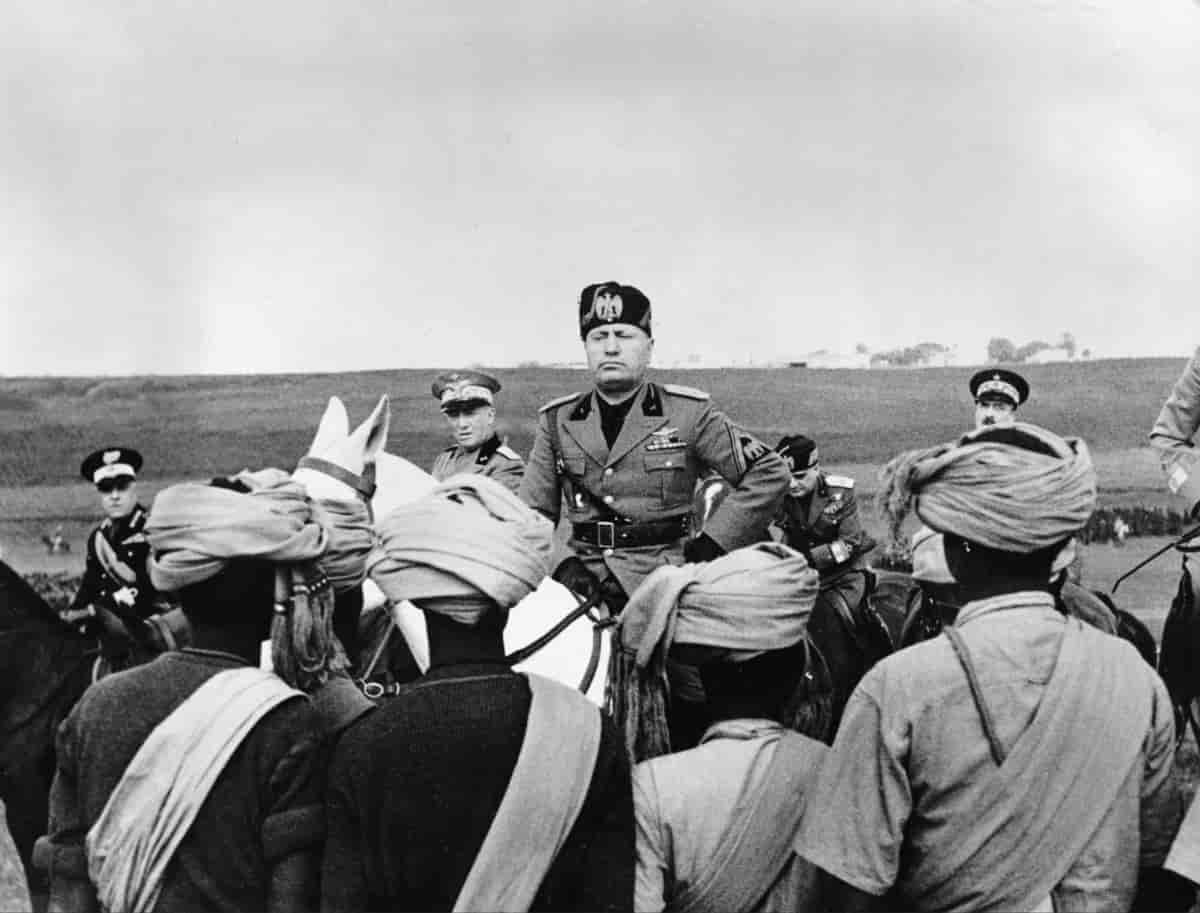 Mussolini og afrikanske soldater