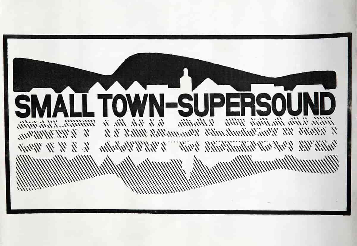 Den første Smalltown-logoen, designet av Rune Mortensen i 1993.