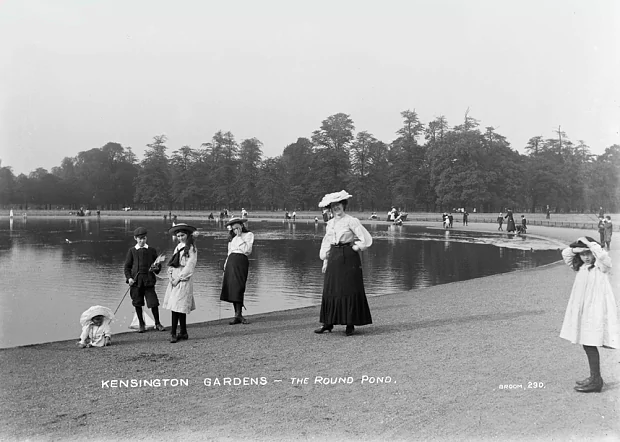 Round Pond at Kensington Gardens