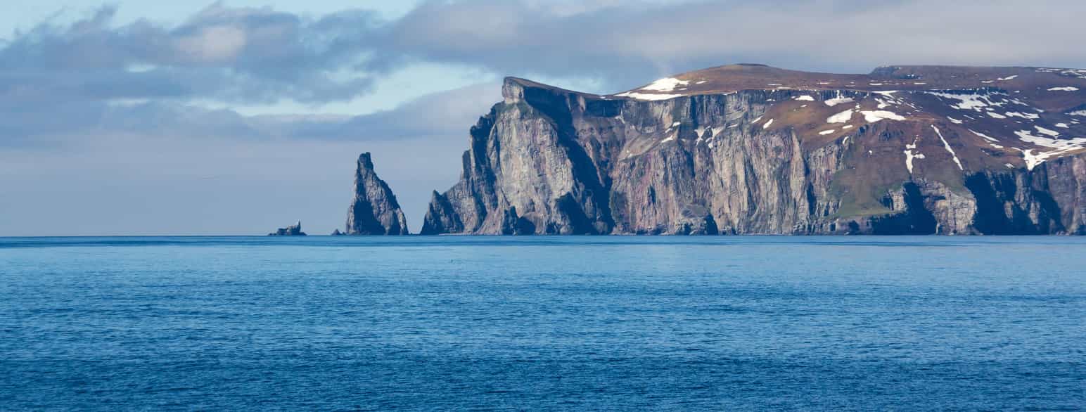 Bjørnøya, Fuglefjellet og Stappen sett fra øst