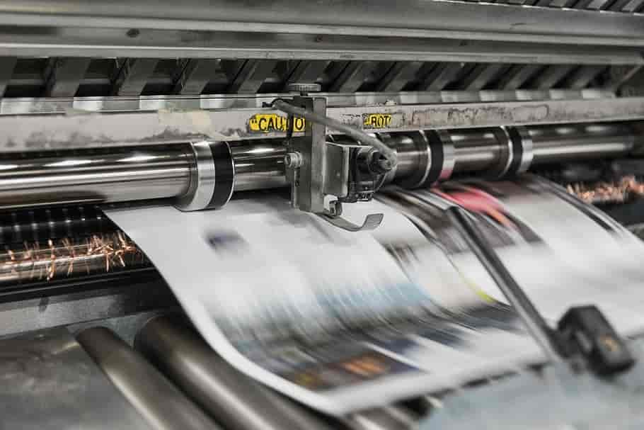 Maskin som trykker tidsskrifter