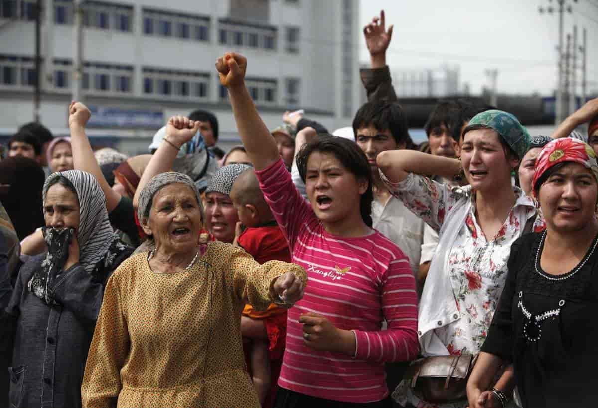 Uigurar demonstrerer