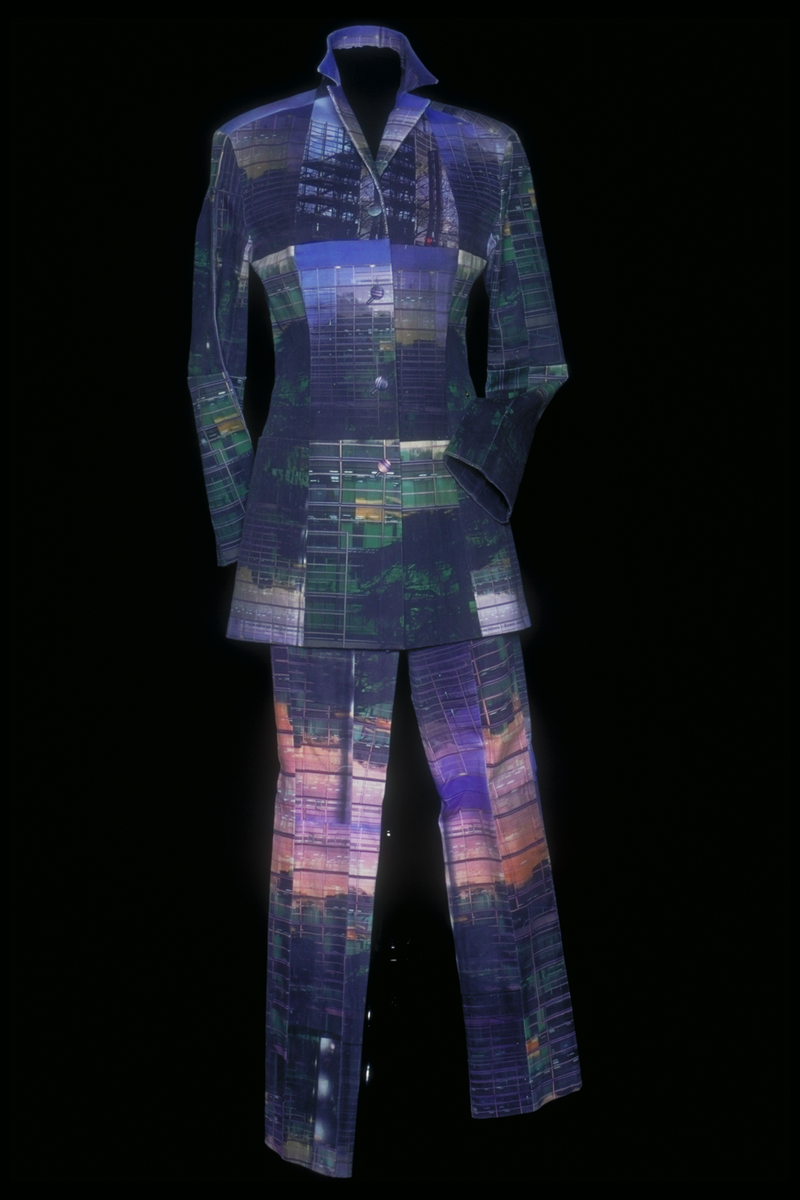 Hologram-dress av Pia Myrvold