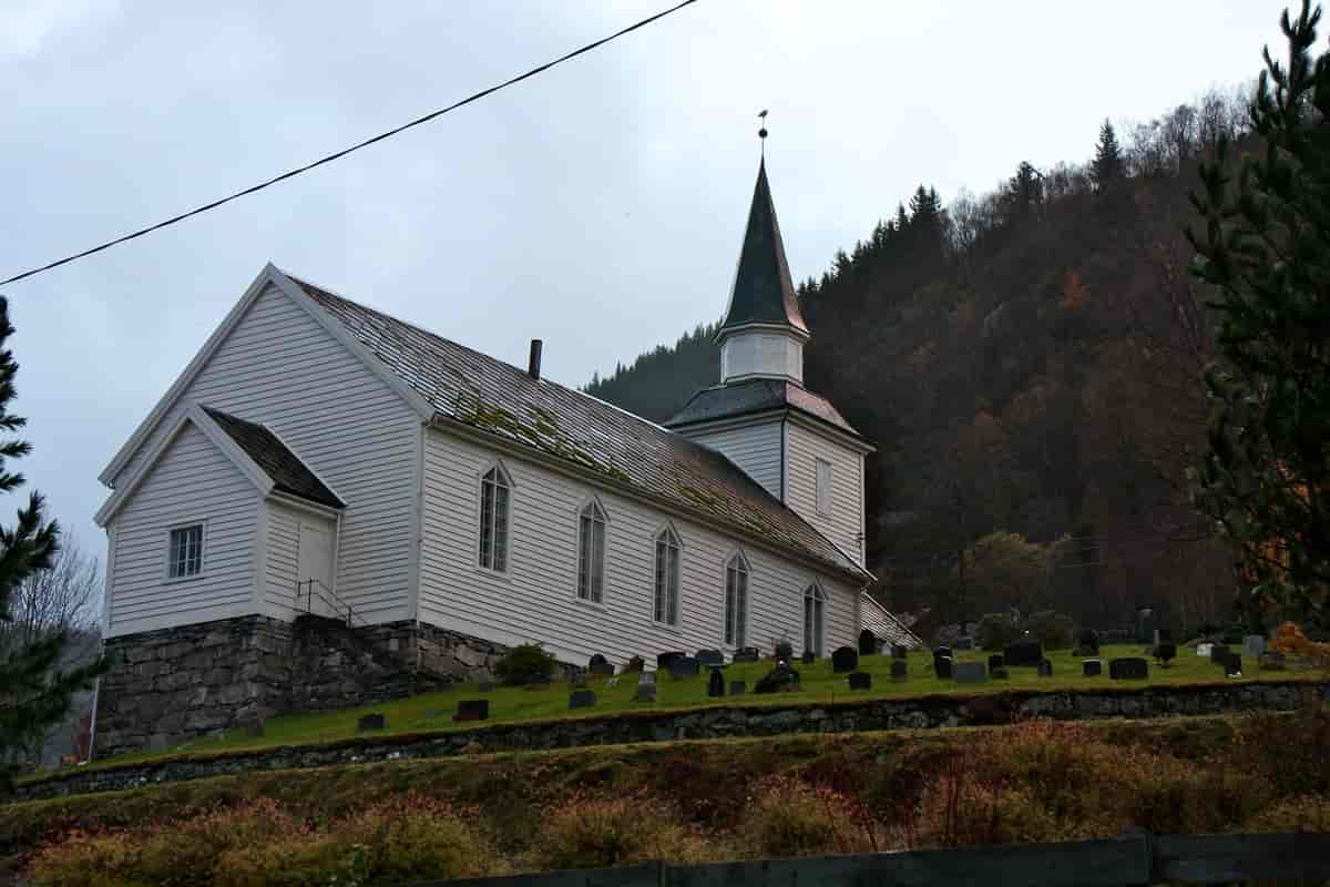 Brekke kyrkje