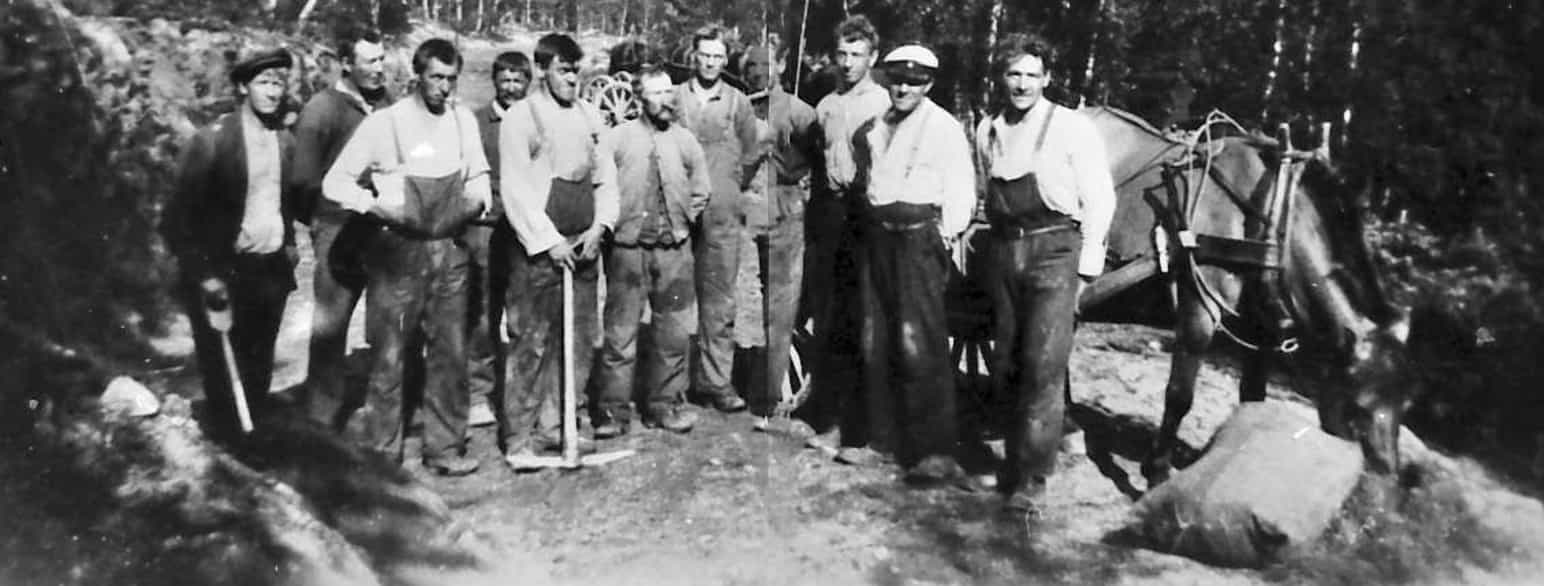 Nødsarbeid: Veiarbeid i Nord-Østerdal i 1932