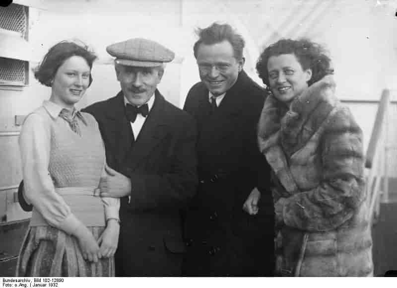 Irene Busch, Arturo Toscanini, Adolf Busch, Frieda Grüters Busch (1932)