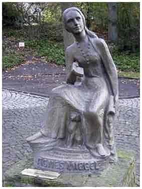 Statue av Agnes Miegel