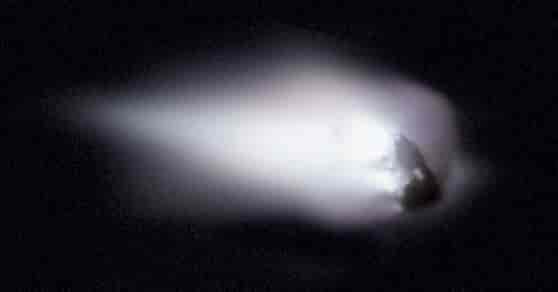 Kjernen av Halleys komet fotografert av romsonden Giotto i 1986