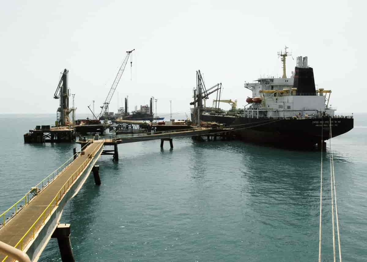 Irak har trolig verdens største oljeforekomster. Her er Khawr al Amaya offshore oljeterminal.