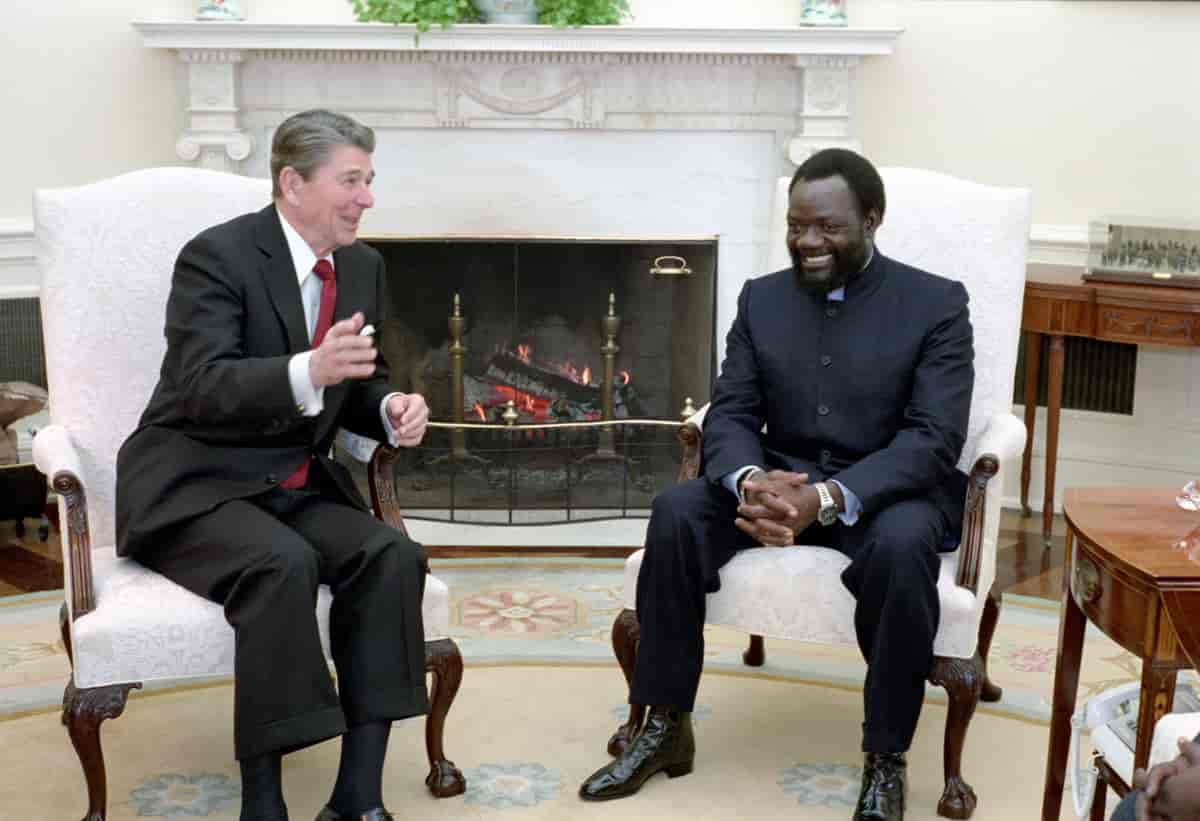 Ronald Reagan og Jonas Savimbi