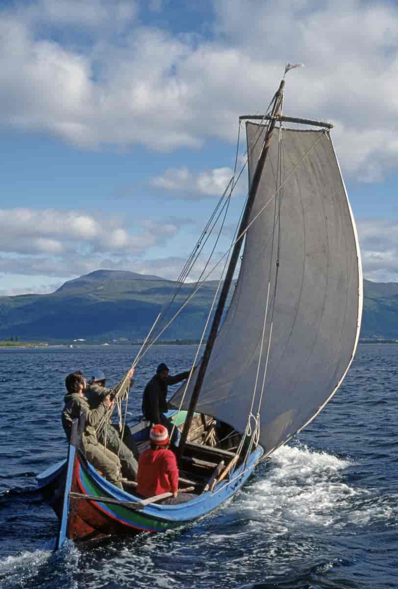 Seiling med nordlandsbåt