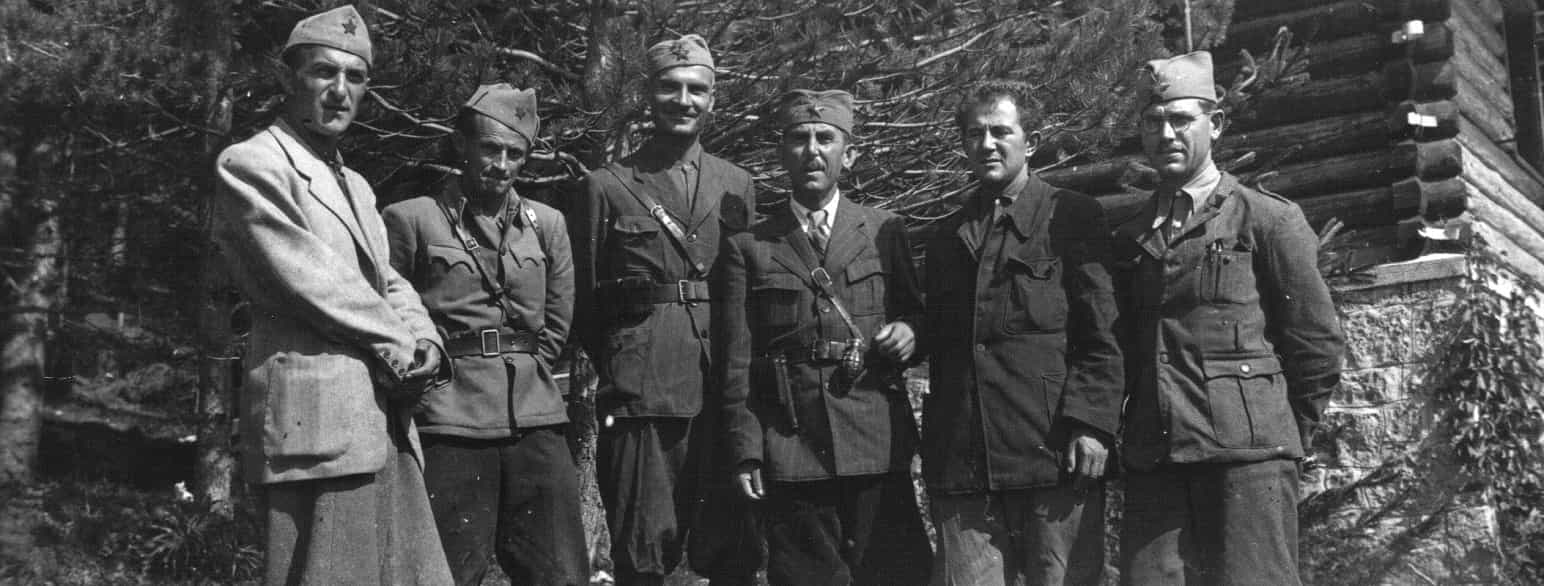 Seks jugoslaviske partisaner, Djilas nummer to fra høyre