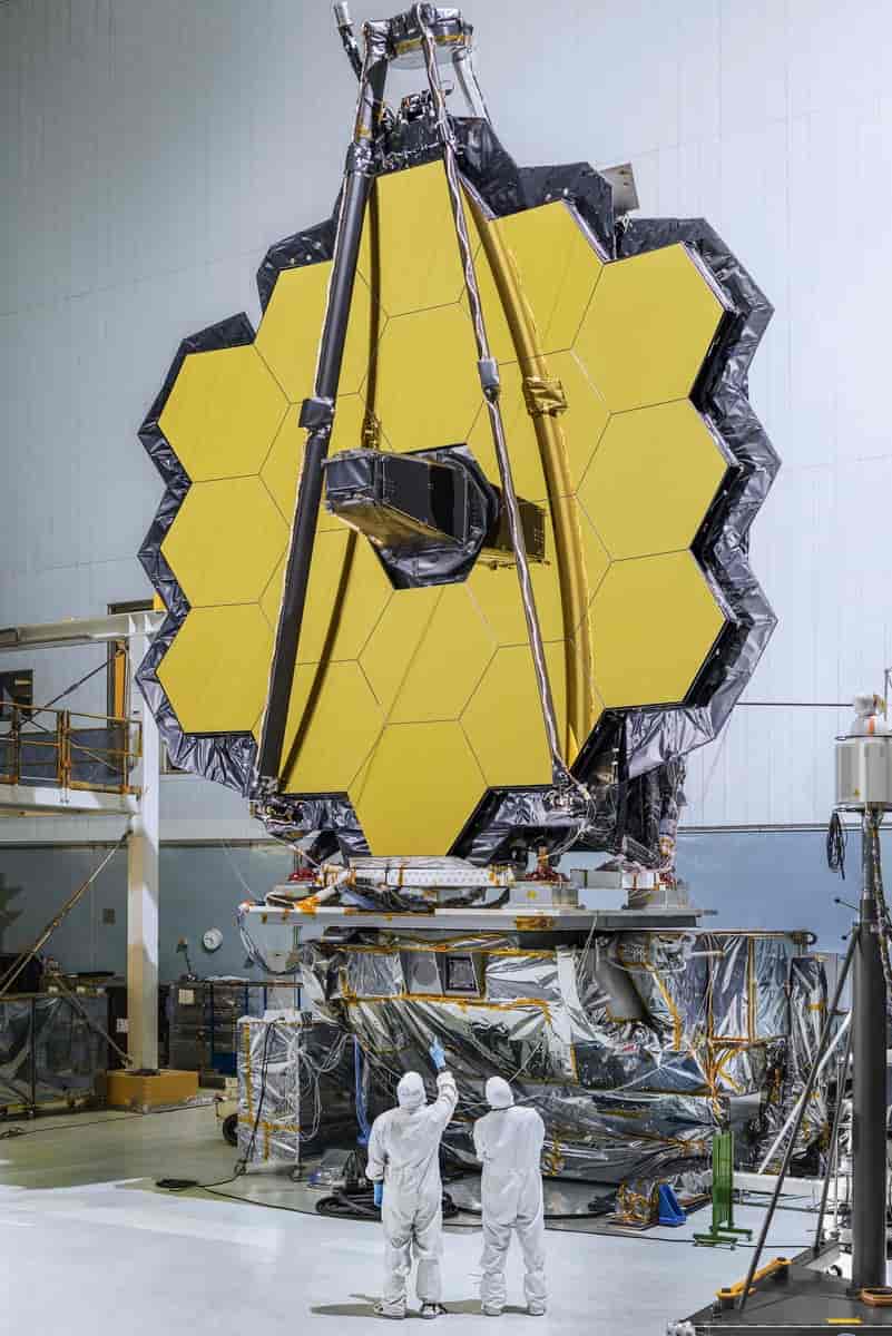 Primærspeilet til NASA's James Webb Space Telescope består av 18 speilsegmenter.