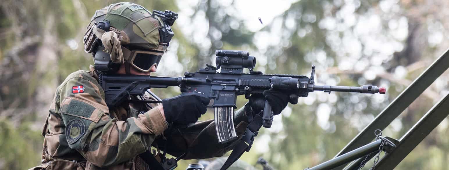 Norsk soldat fra Luftvernbataljonen med HK416