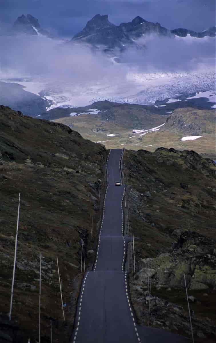 Sognefjellsveien mot Smørstabbreen.