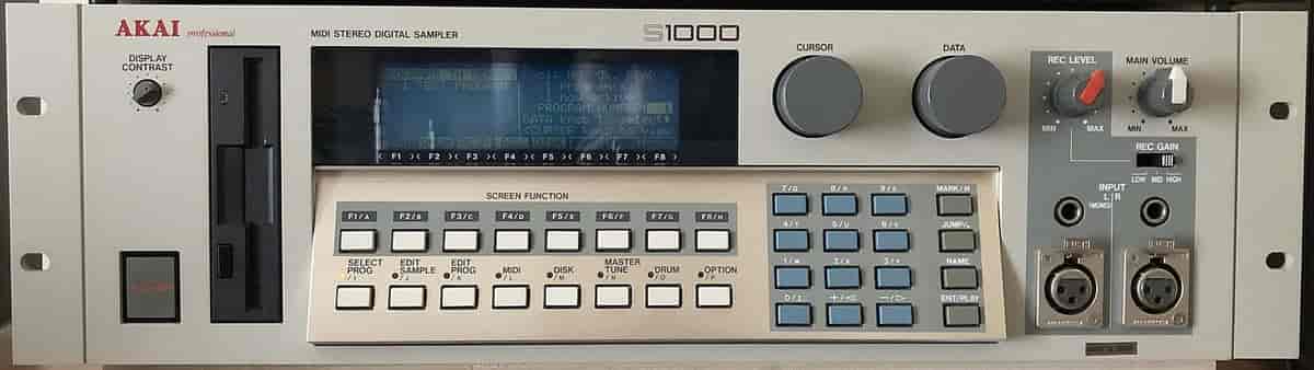 AKAI S1000 sampler, en hardvaresampler som var mye i bruk på slutten av 1980-tallet