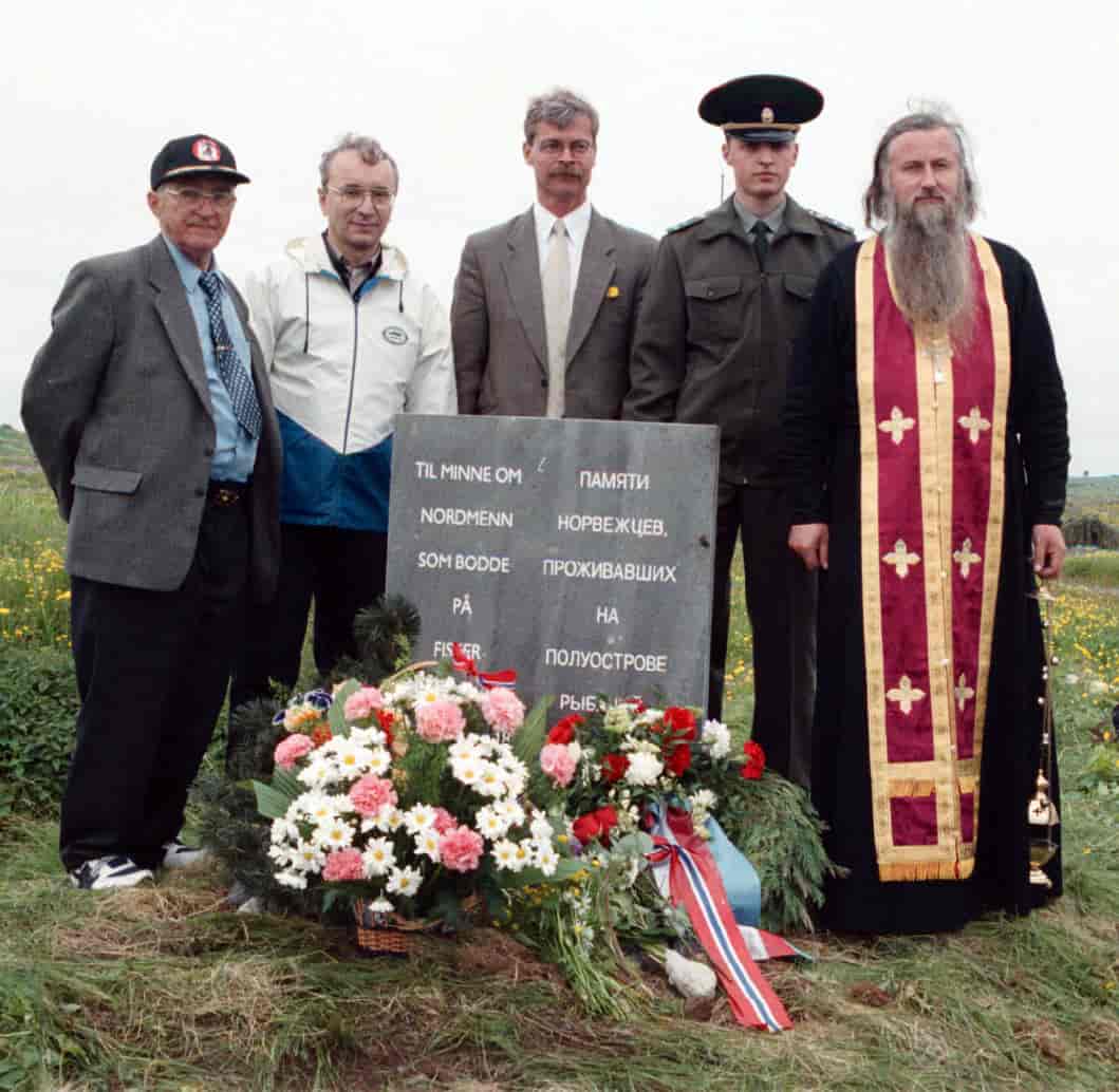 Avduking av minnesmerke over kolanordmennene, 18. juli 2000