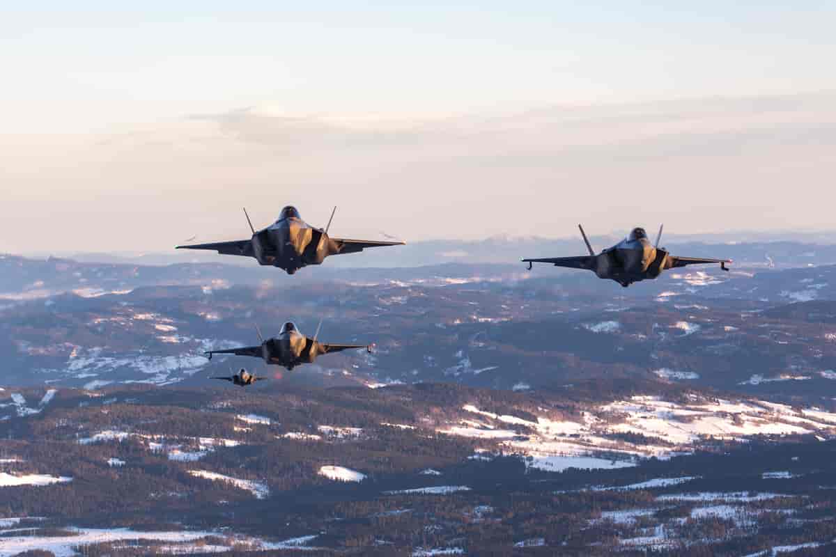 Norske F-35 fra 332 skvadron i formasjon, desember 2019.