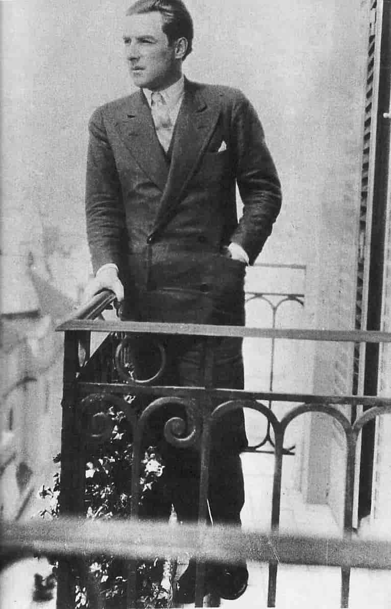 Roberto Arlt på en balkong i Buenos Aires, 1935.