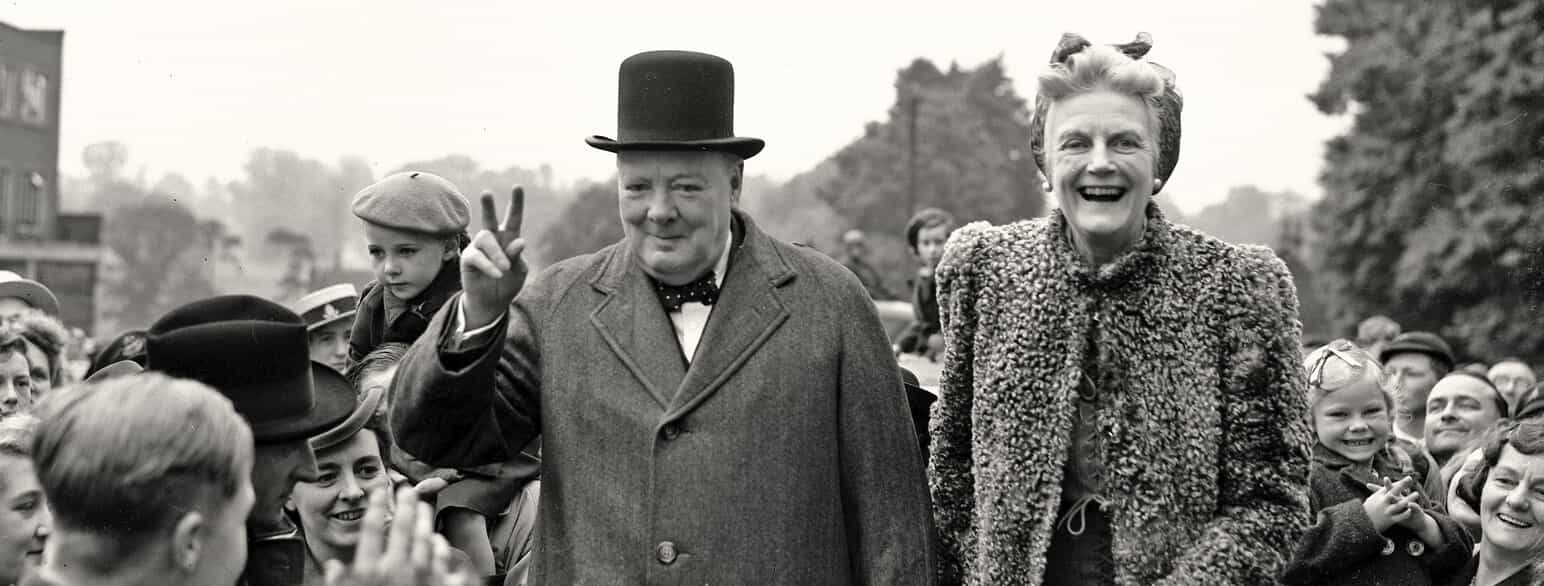 Winston og Clementine Churchill på et valgkamparrangement i Woodford 26. mai 1945
