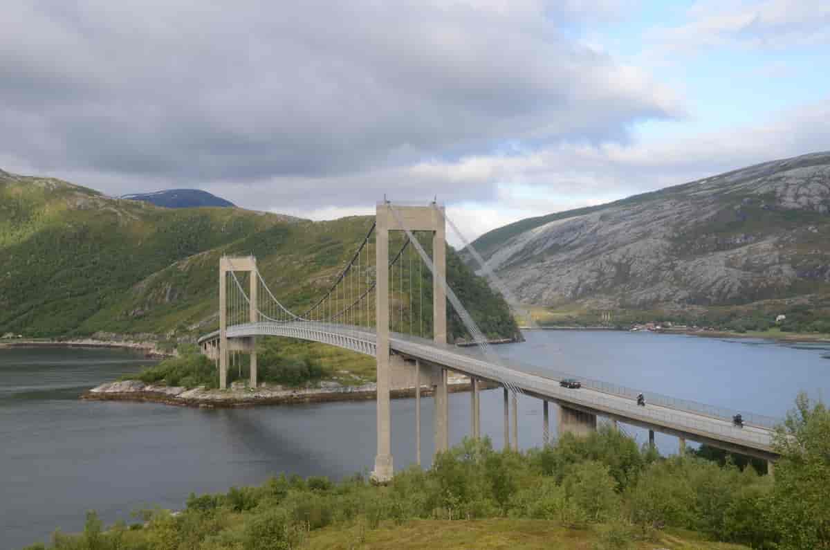 Kystriksveien går over Kjellingstraumen bro i Gildeskål kommune.