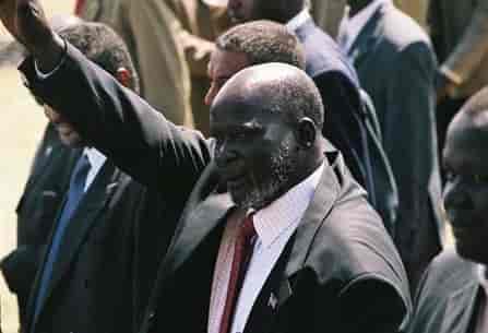 John Garang like før han omkom i en helikopterulykke