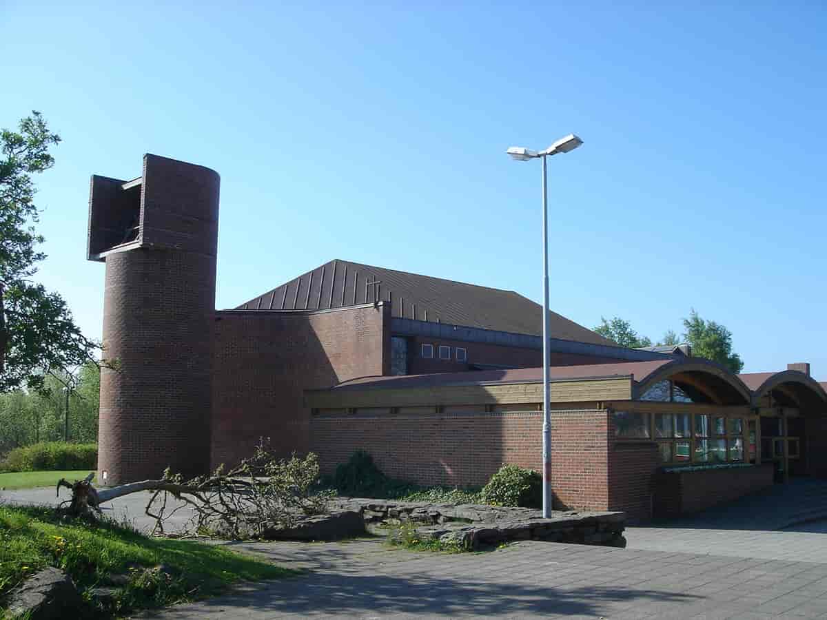 Hundvåg kirke (1983). Arkitekter: Ingeborg og Knut Hoem