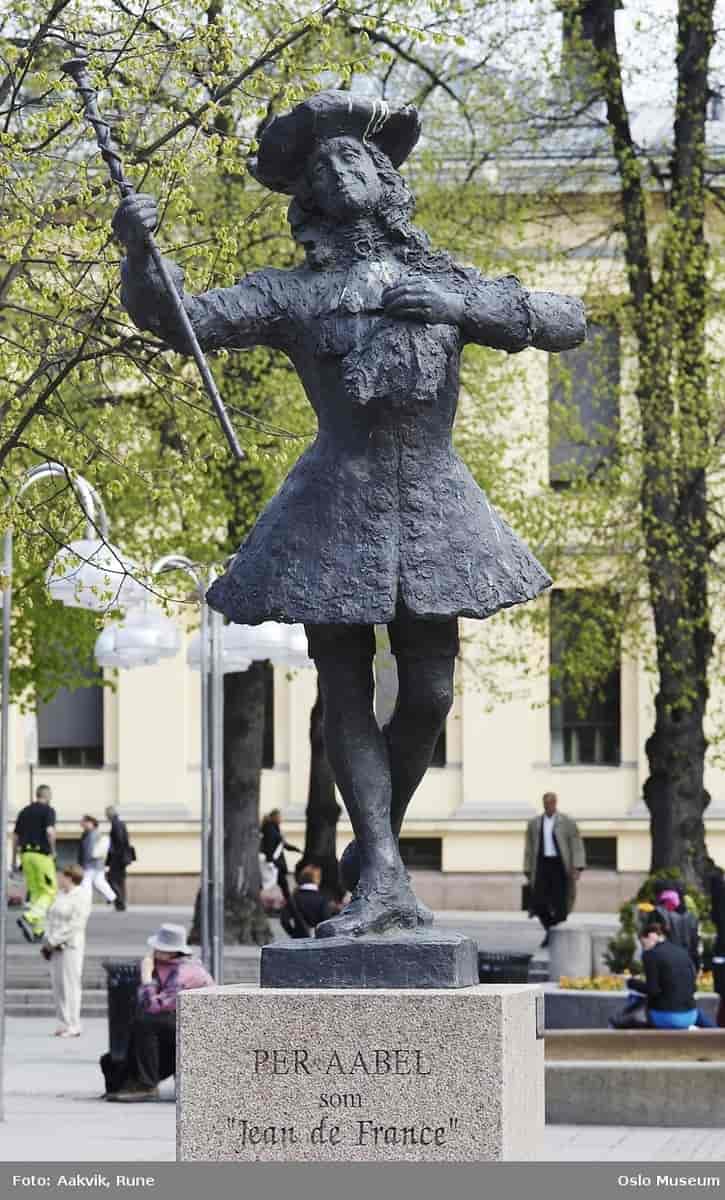 Per Aabel-statuen av Nina Sundbye