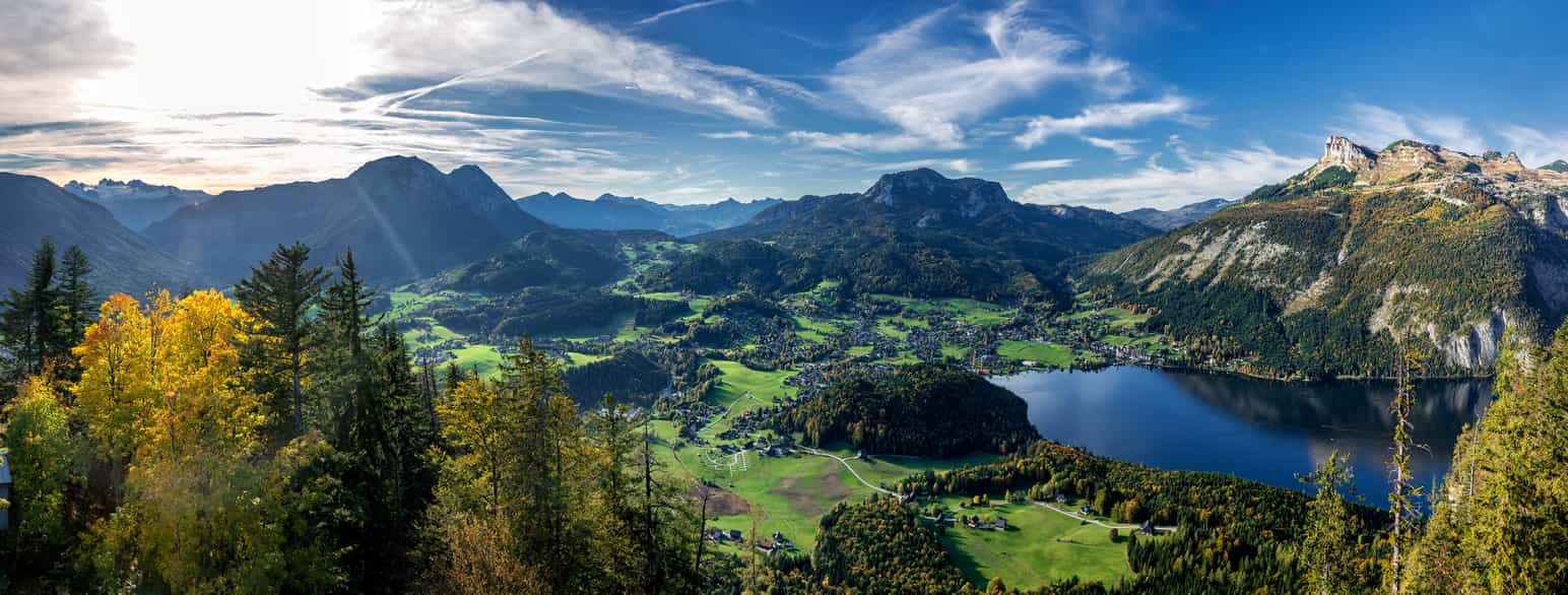 Utsikt over Altausseer See i Salzkammergut, Østerrike
