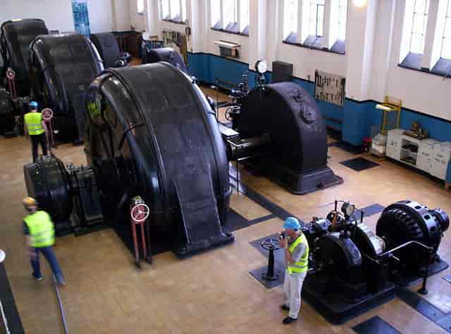 Hakavik kraftverk; en del av maskinsalen.