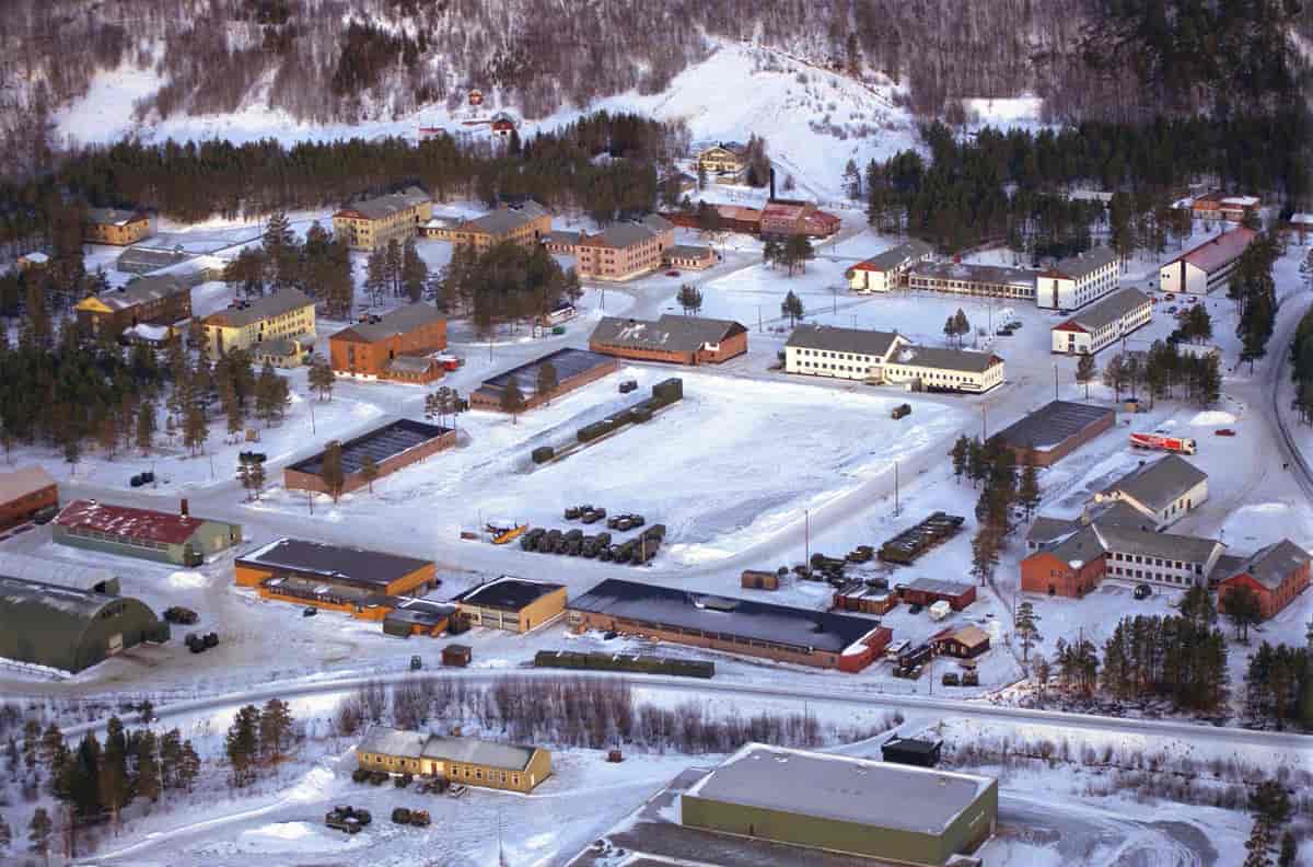 Oversiktsbilde over Skjold garnison, 1999.