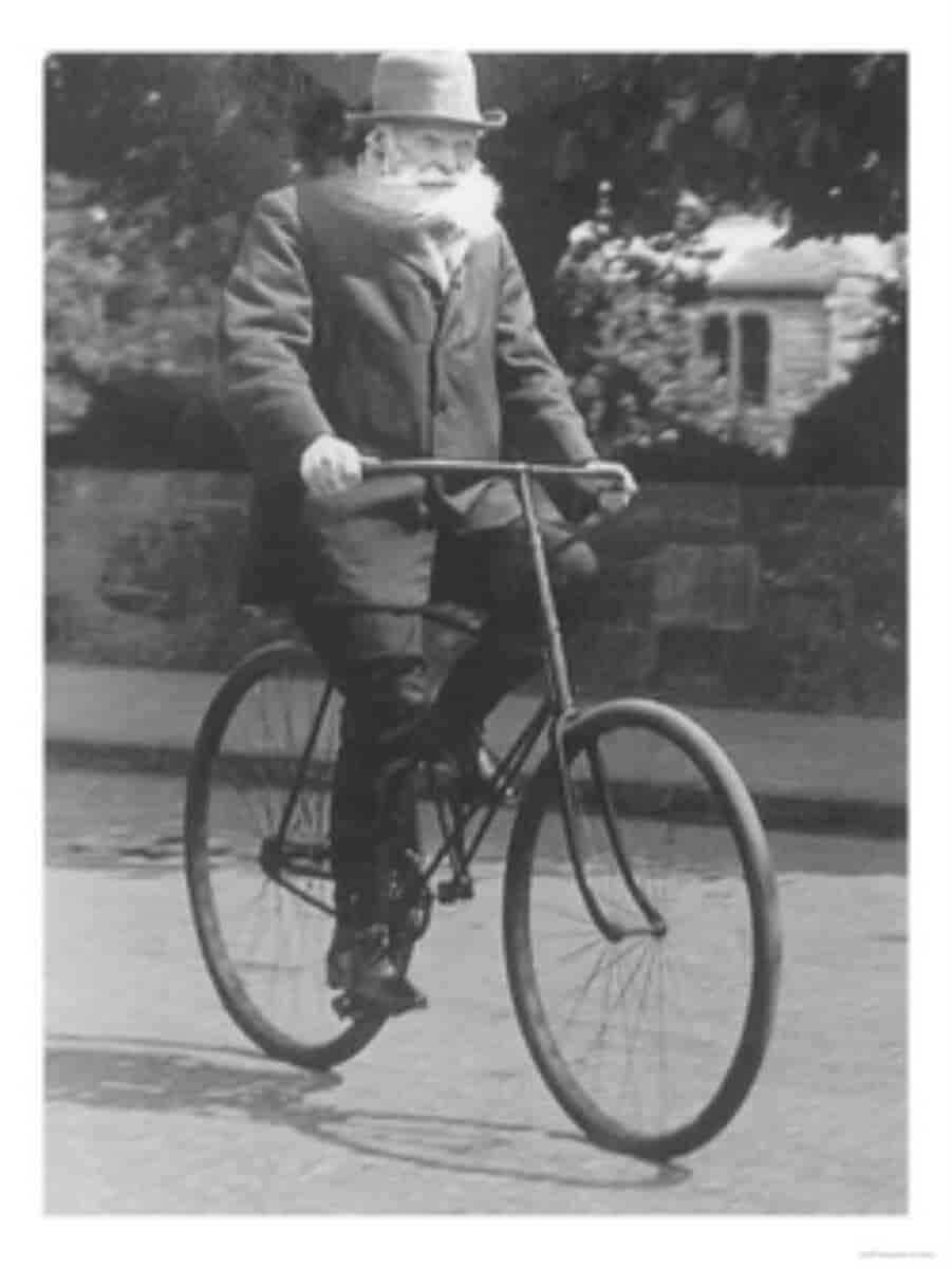 John Boyd Dunlop på sykkel, 1915