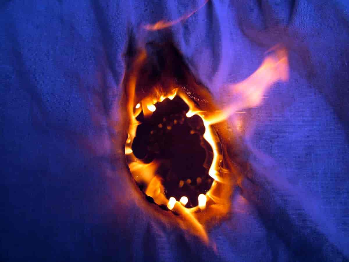 Brennende tekstil