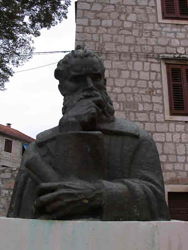 Statue av Hektorović i Stari Grad, på øya Hvar
