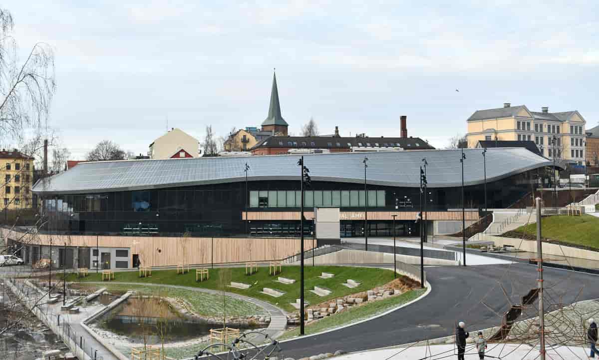 «Nye» Jordal Amfi ble bygget på samme tomt som «Gamle» Jordal Amfi.